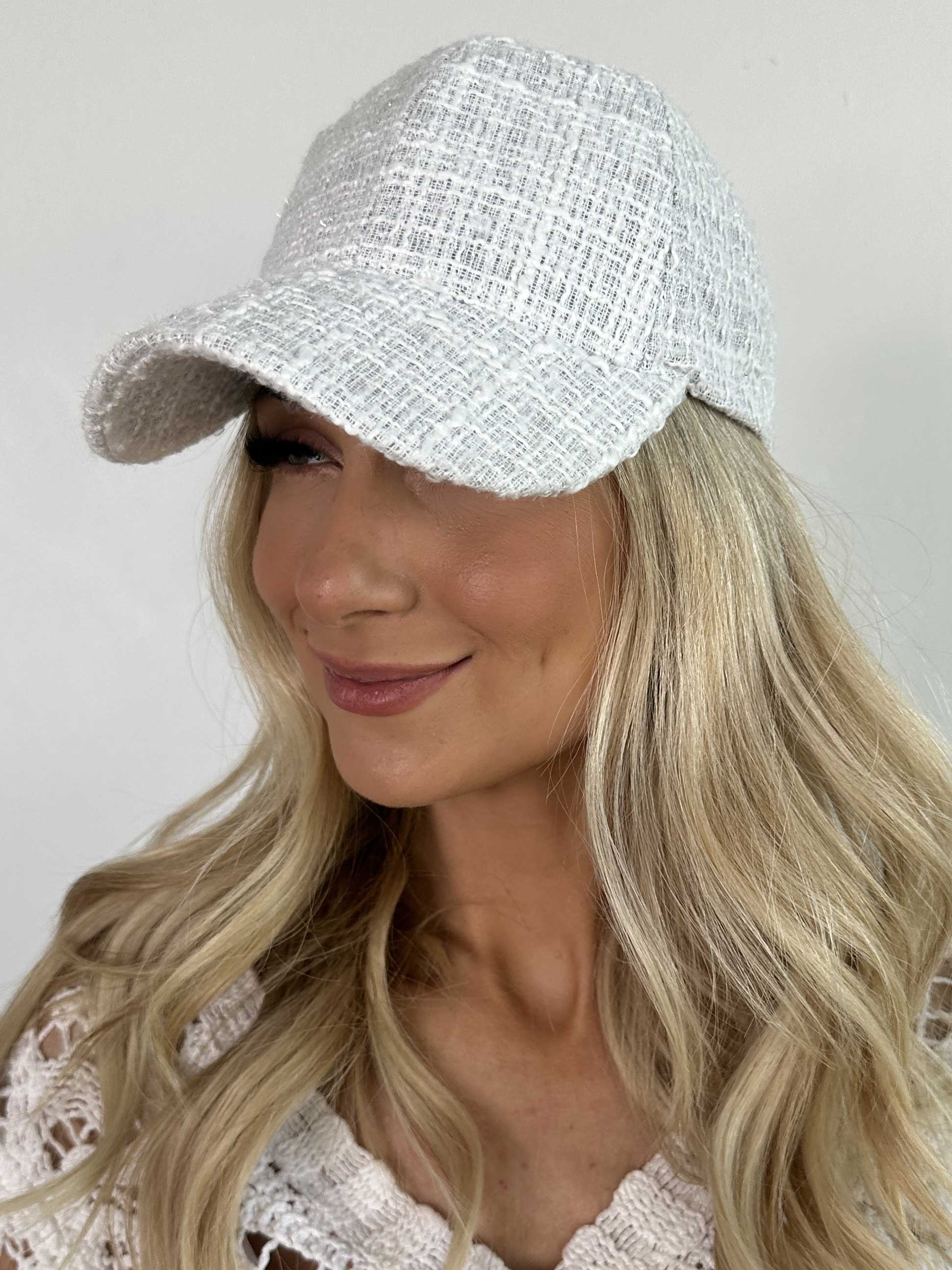 Ottilie - Keps med flätat tyg